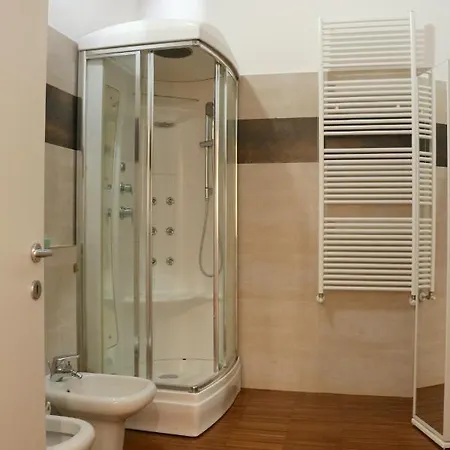 Cozy & Large Loft Famagosta 밀라노