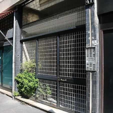 아파트 Cozy & Large Loft Famagosta