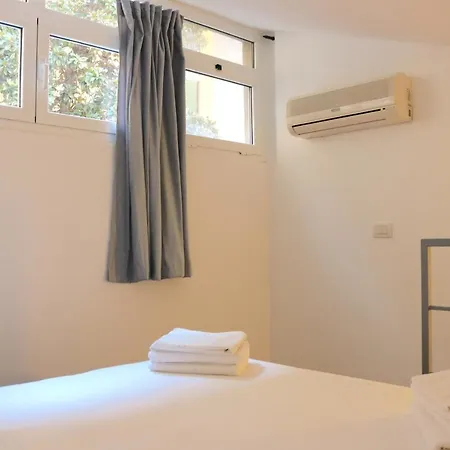 Cozy & Large Loft Famagosta 아파트